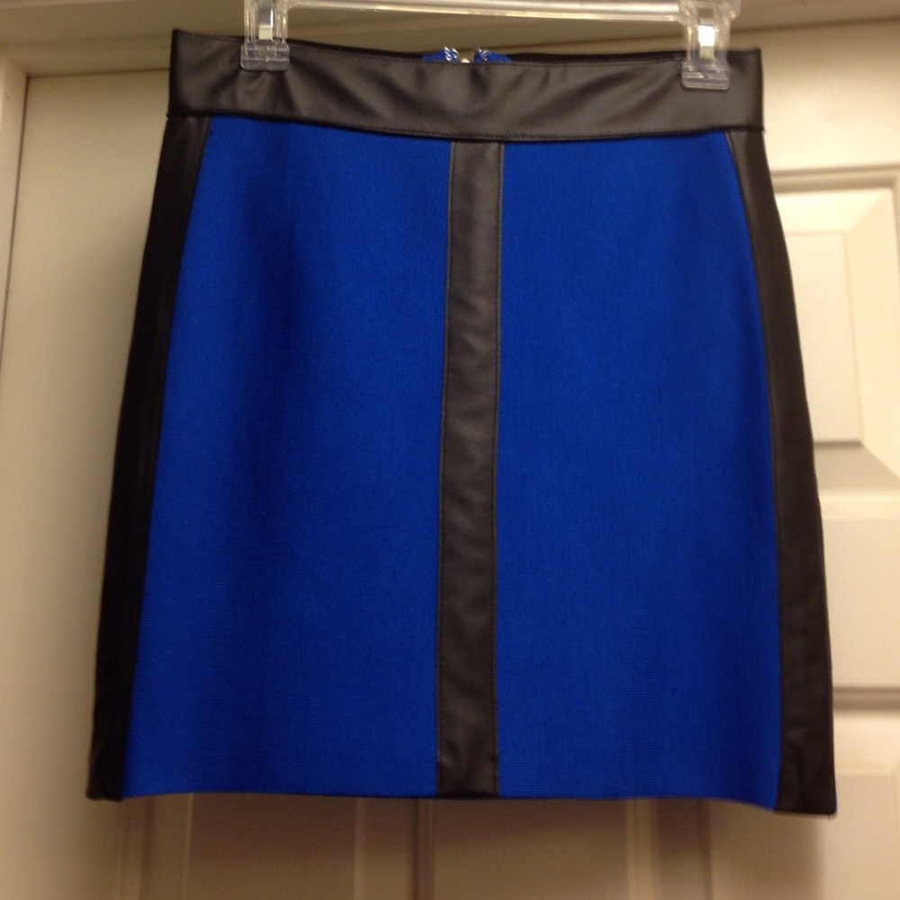 Bebe blue and black bandage skirt